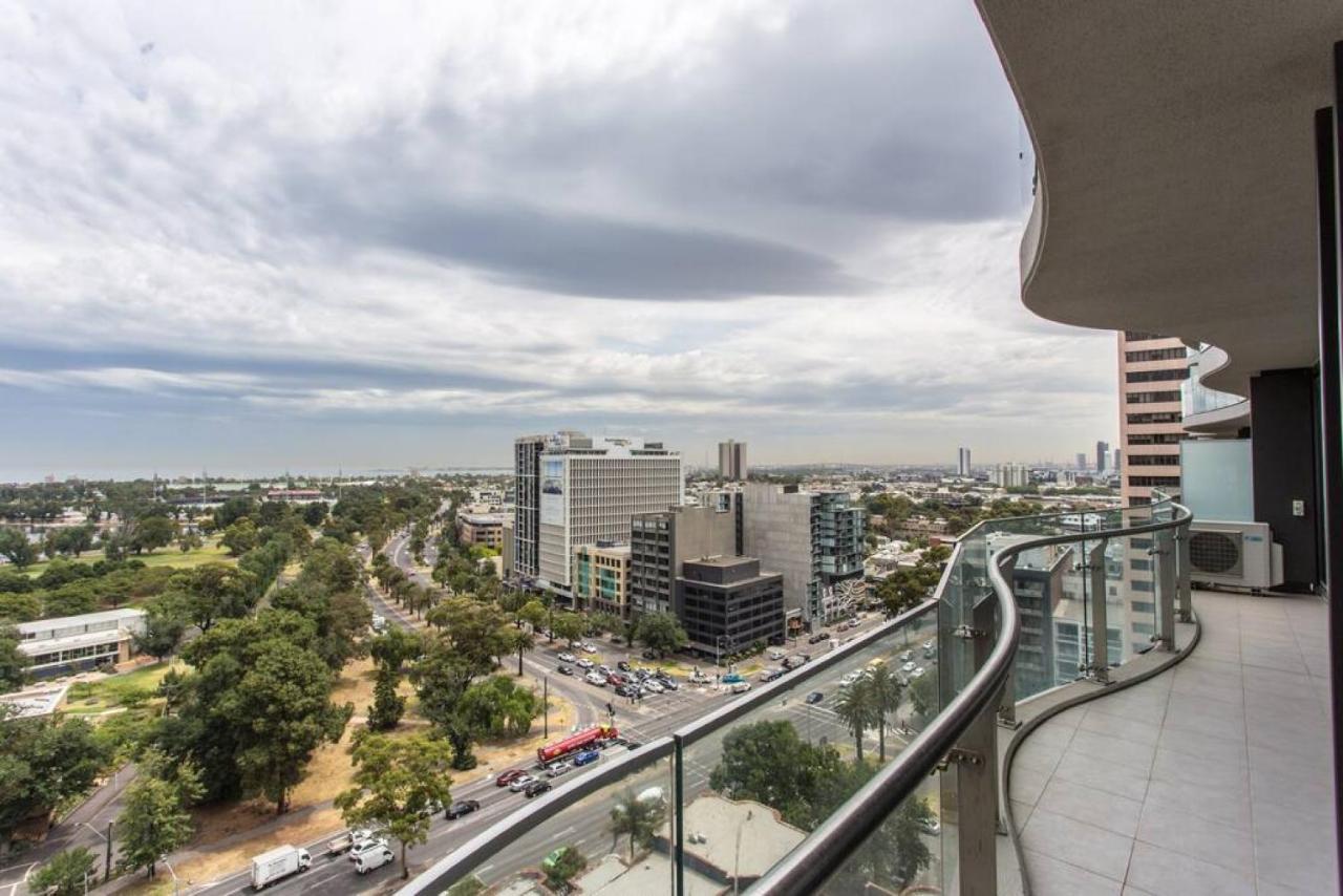 Readyset Apartments At Emerald Melbourne Ngoại thất bức ảnh