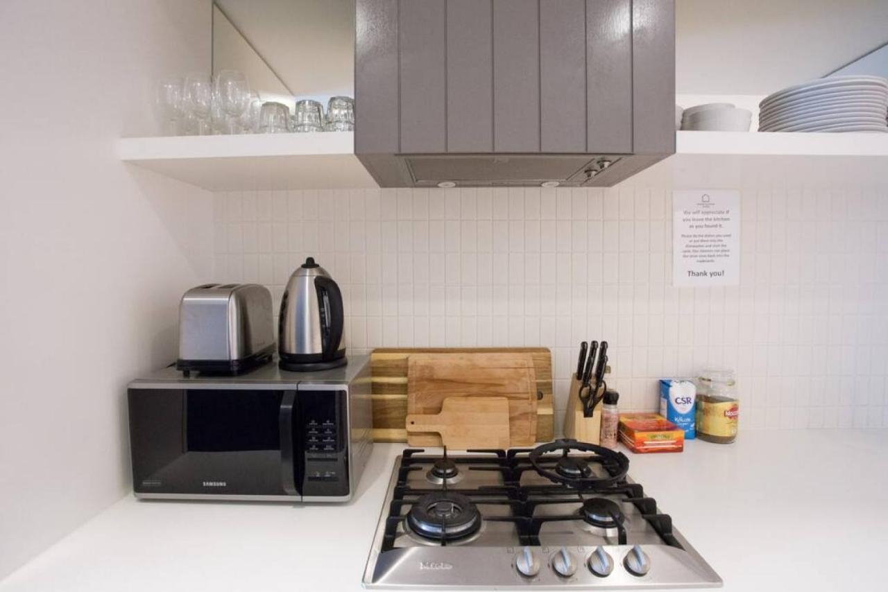 Readyset Apartments At Emerald Melbourne Ngoại thất bức ảnh