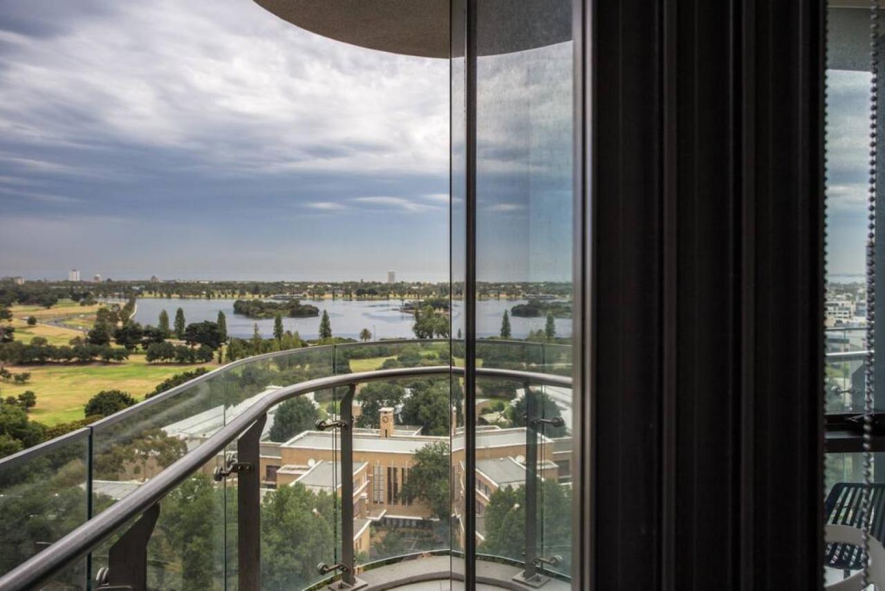 Readyset Apartments At Emerald Melbourne Ngoại thất bức ảnh
