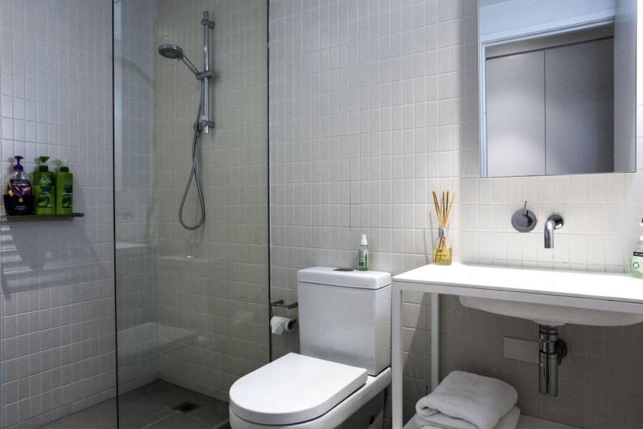 Readyset Apartments At Emerald Melbourne Ngoại thất bức ảnh