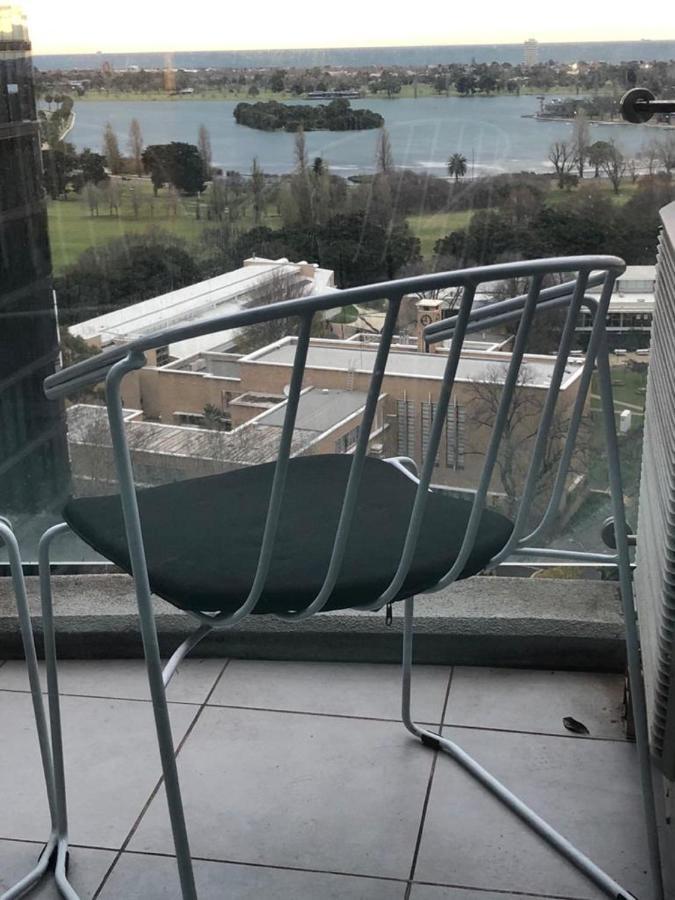 Readyset Apartments At Emerald Melbourne Ngoại thất bức ảnh