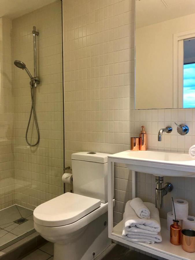 Readyset Apartments At Emerald Melbourne Ngoại thất bức ảnh